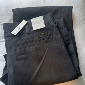 Banana Republic Men's Black Chinos - Tailored Stretch